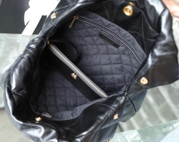 Chane1 22s 黑色金字 小号 (6) CHANEL 22 SMALL HANDBAG Gold buckle