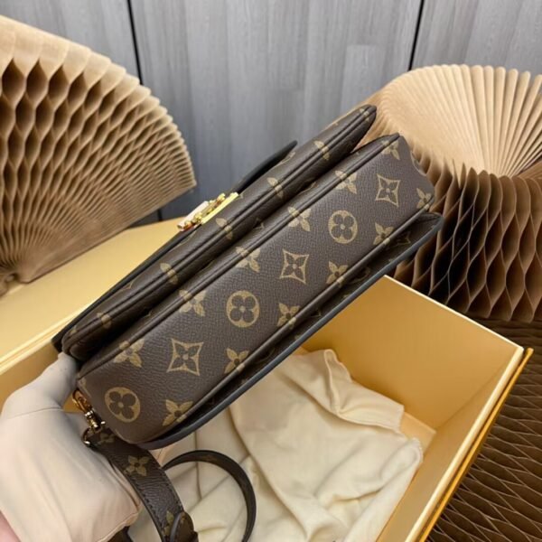 LOUIS VUITTON Pochette Métis M44875