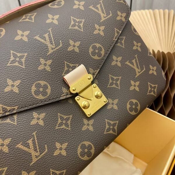 LOUIS VUITTON Pochette Métis M44875