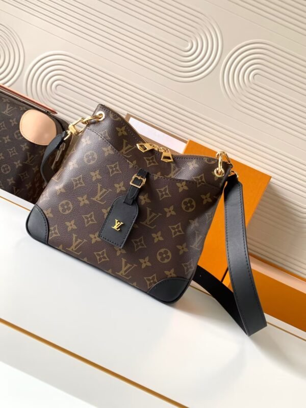 LOUIS VUITTON Odéon M45353