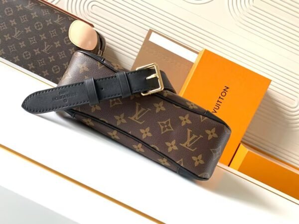 LOUIS VUITTON Odéon M45353