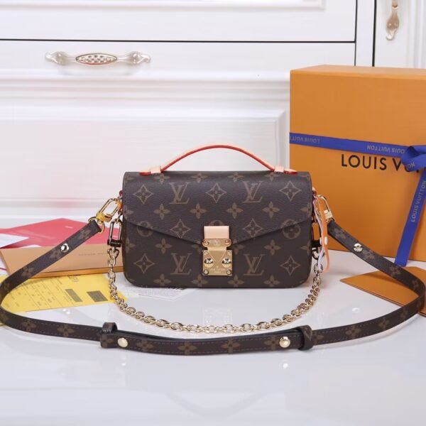LOUIS VUITTON Pochette Métis East West M46279