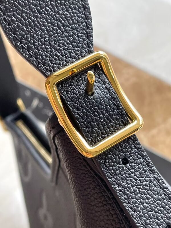 M46288 (5) Louis Vuitton CarryAll PM