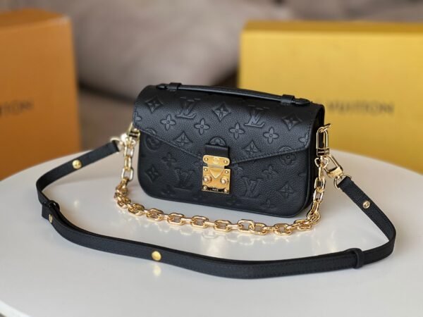 M46595 (2) LOUIS VUITTON Pochette Metis East West