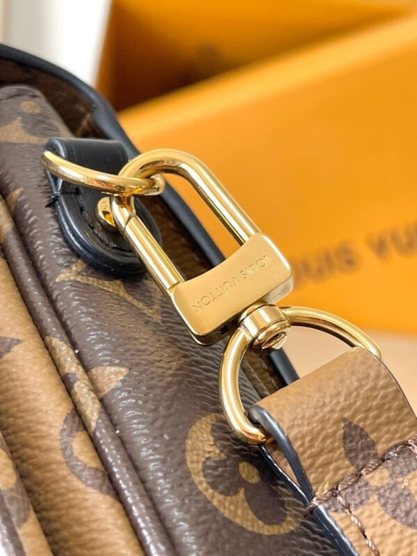 LOUIS VUITTON Pochette Métis M44876