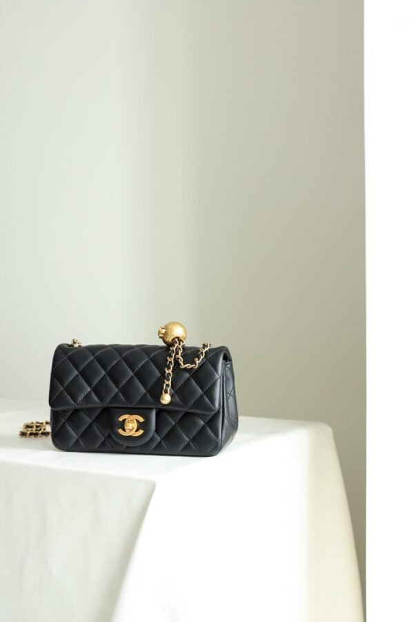 香奈儿小金球 大号 黑色 (1) Chanel large Golden Ball Mini flap bag