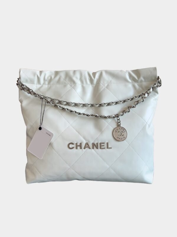 CHANEL 22 SMALL HANDBAG Silver buckle