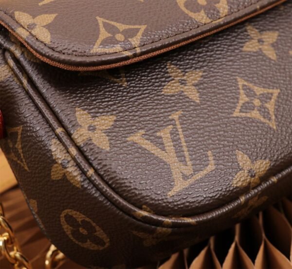 LV M81911 (8) LOUIS VUITTON Wallet on Chain Ivy M81911