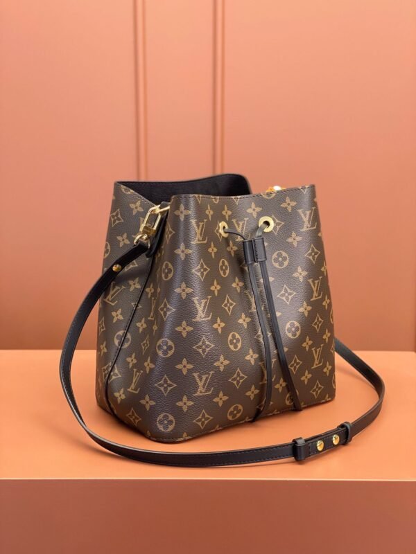 M44020 (4) LOUIS VUITTON NéoNoé MM M44020