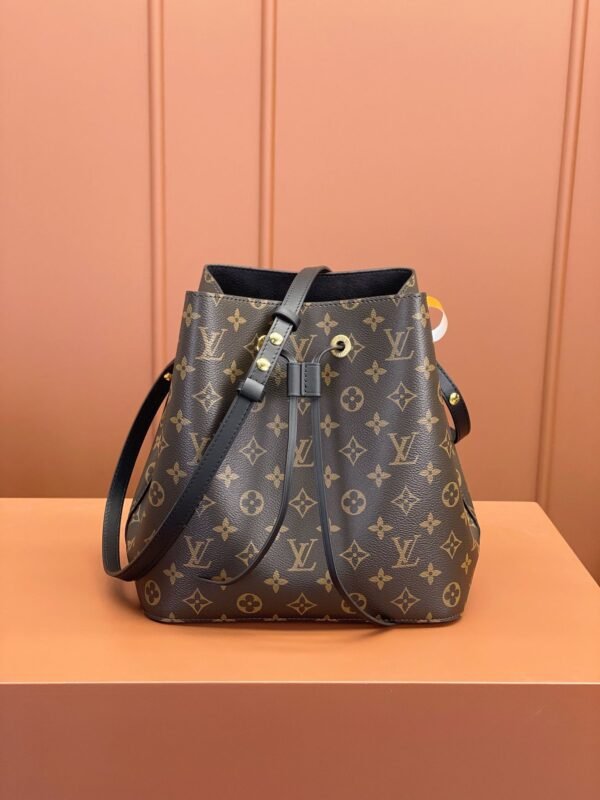 M44020 (9) LOUIS VUITTON NéoNoé MM M44020