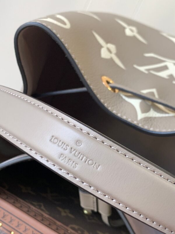 LOUIS VUITTON NéoNoé MM M45555