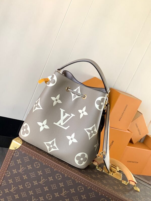 LOUIS VUITTON NéoNoé MM M45555
