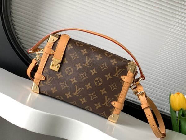 M46358 (1) LOUIS VUITTON Side Trunk M46358/M46815/M14513