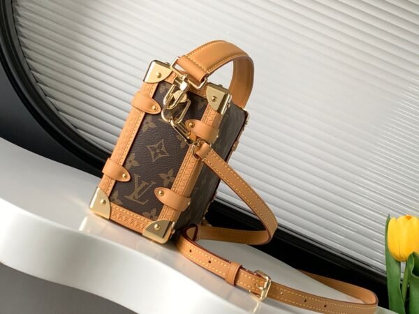 M46358 (4) LOUIS VUITTON Side Trunk M46358/M46815/M14513