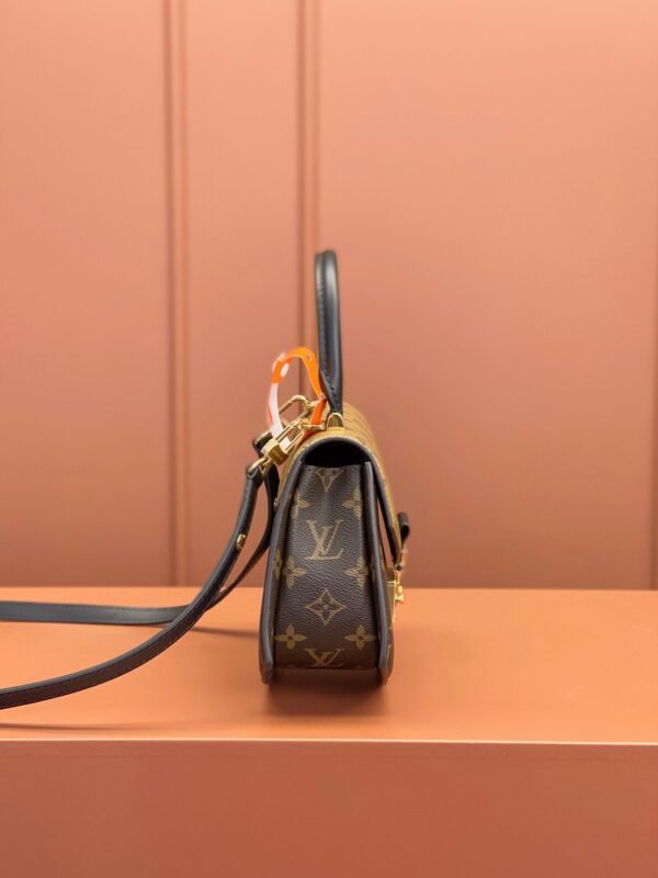 M46548 (10) LV Tilsitt M46548