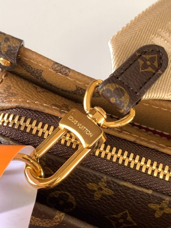 LOUIS VUITTON OnTheGo East West M46653