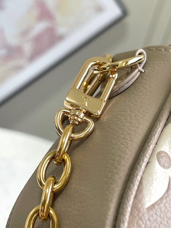 LOUIS VUITTON Wallet On Chain Ivy M82211