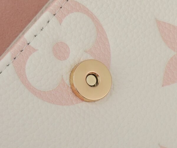 M83026 (7) LOUIS VUITTON Wallet on Chain Ivy M83026