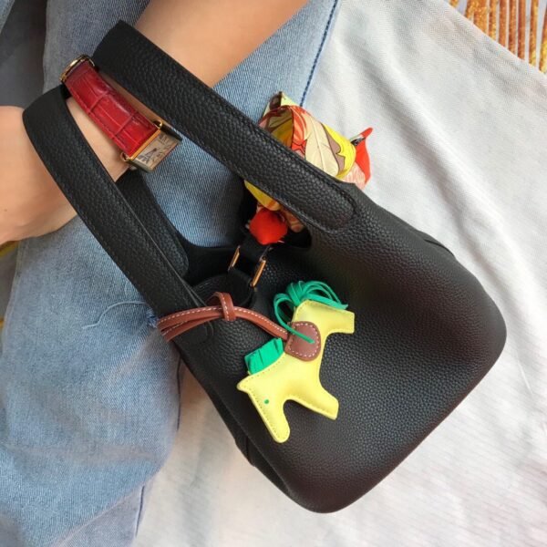 Hermès Picotin Lock 22 bag Gold buckle