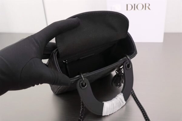M0505SLOI_M989 Mini Lady Dior Bag
