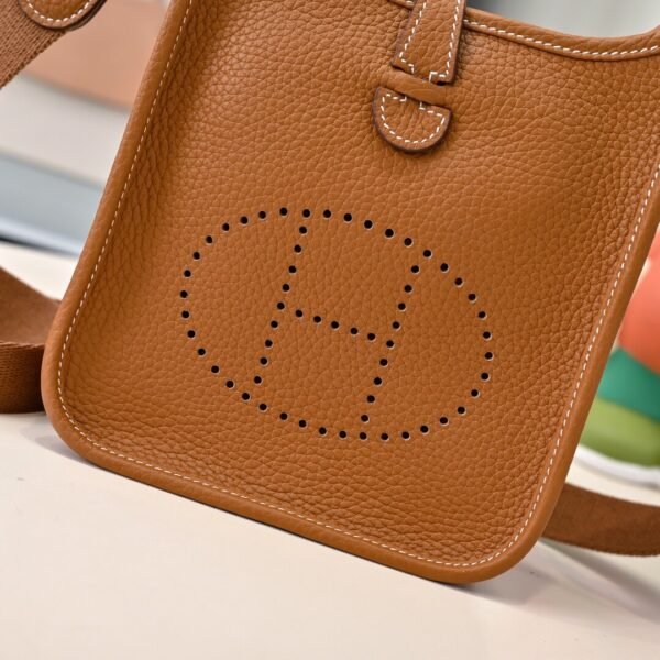 Hermès Evelyne 16 TPM Evelyne Taurillon Maurice Gold buckle