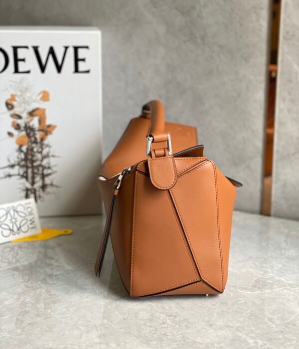 loewe Puzzle 中号 棕色 (2) LOEWE Medium Classic Puzzle Bag in Cowhide