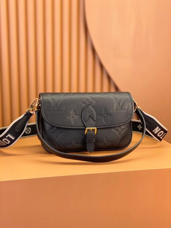 m46386 (9) A Louis Vuitton Diane satchel