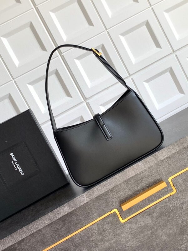 YSL LE 5 À 7 IN SMOOTH LEATHER