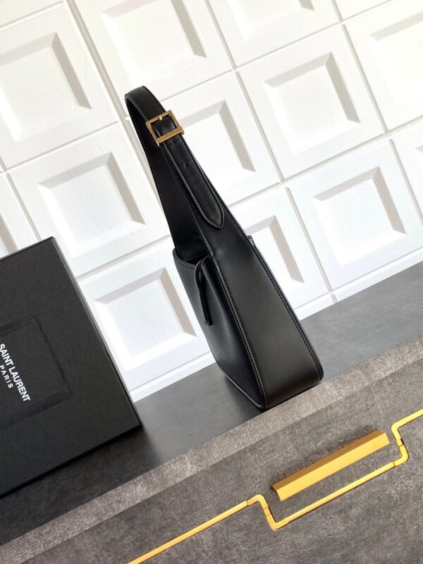 YSL LE 5 À 7 IN SMOOTH LEATHER