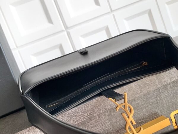 YSL LE 5 À 7 IN SMOOTH LEATHER