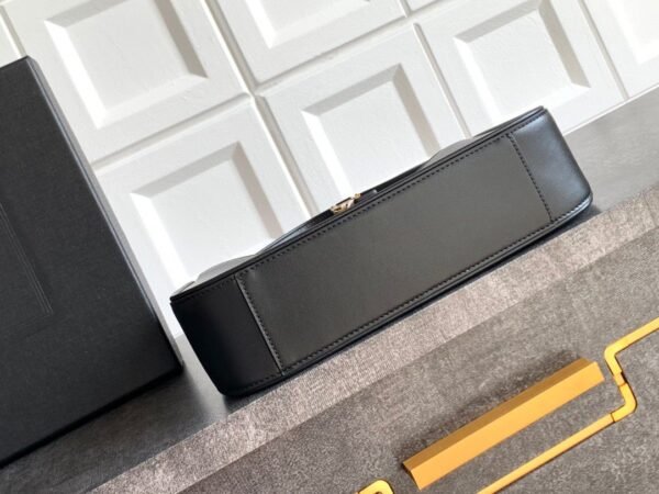 YSL LE 5 À 7 IN SMOOTH LEATHER