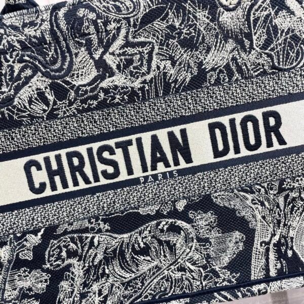 Medium Dior Tote Bag Jouy print embroidery