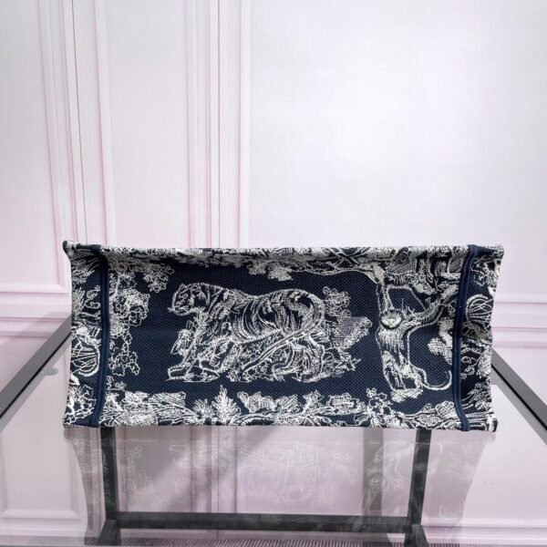 Medium Dior Tote Bag Jouy print embroidery