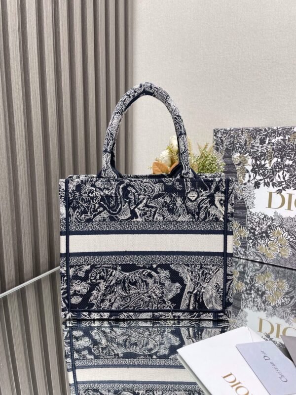 Small Dior Tote Bag Jouy print embroidery