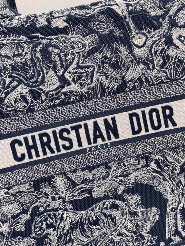 迪奥 book tote 新蓝色老虎大号 (3) Large Dior Tote Bag Jouy print embroidery
