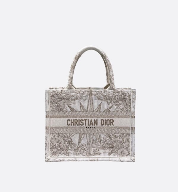 Dior Totte's latest Christmas limited edition gold eight-pointed star