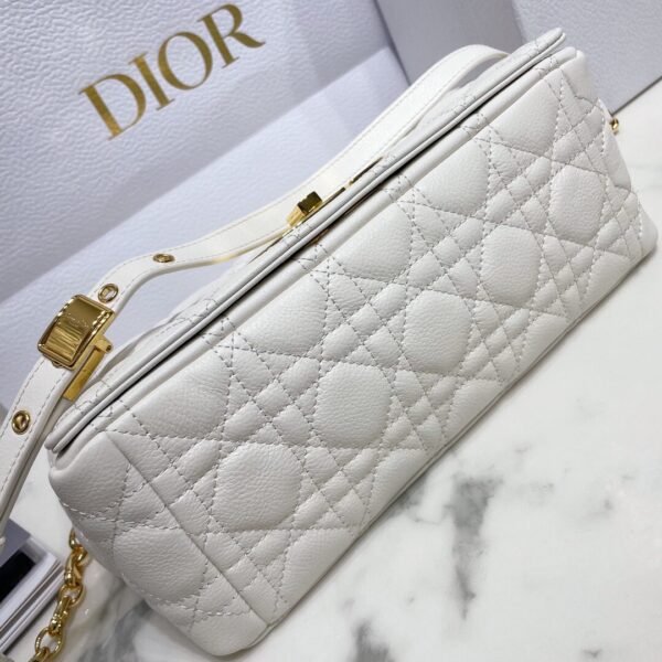 迪奥 caro 腾格纹 中号 白金 (5) Dior Medium Caro Bag Cannage calfskin