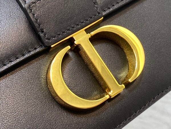 DIOR 30 Montaigne East-West Bag with Chain