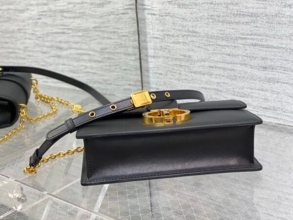 DIOR 30 Montaigne East-West Bag with Chain
