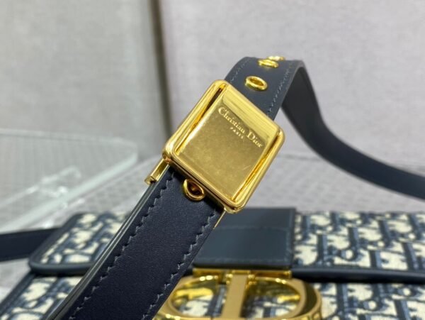 Dior 30 Montaigne Bag