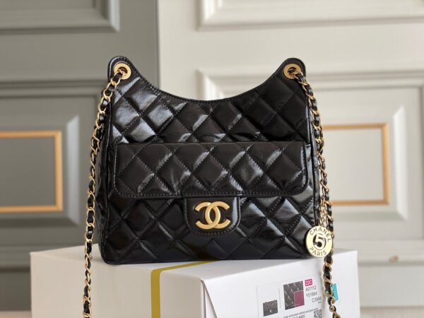 香奈儿 hobo 中号黑色 (2) CHANEL Hobo Bag Calfskin shoulder/crossbody Medium hobo bag
