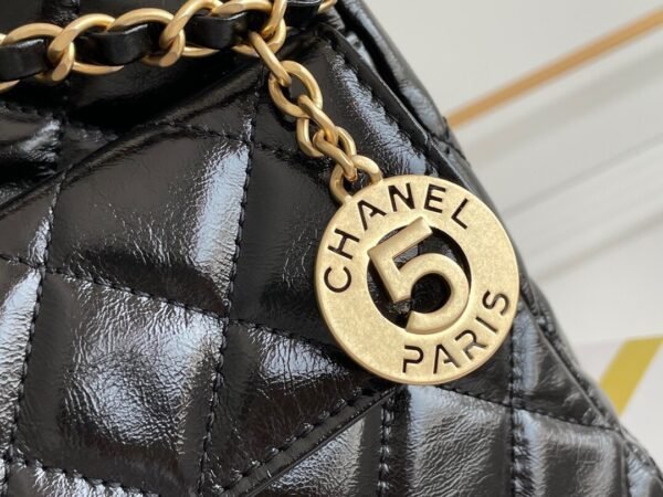香奈儿 hobo 中号黑色 (7) CHANEL Hobo Bag Calfskin shoulder/crossbody Medium hobo bag