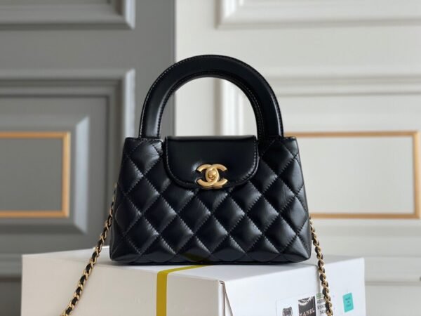 CHANEL KELLY SHOPPING BAG SHINY AGED CALFSKIN & GOLD HARDWARE