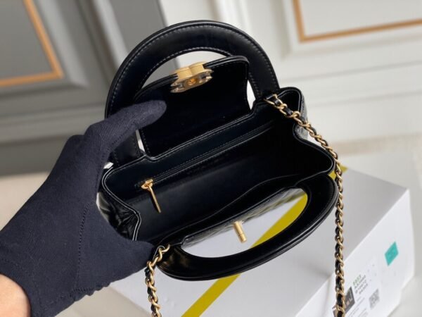 CHANEL KELLY SHOPPING BAG SHINY AGED CALFSKIN & GOLD HARDWARE