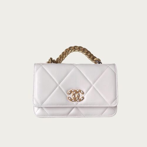 Chanel classic 19woc chain bag