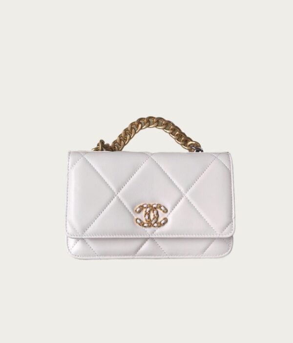 Chanel classic 19woc chain bag