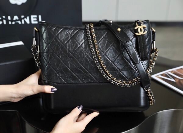 香奈儿 流浪包 中号黑色 (2) CHANEL Medium Gabrielle Hobo Bag