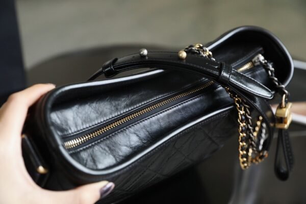 香奈儿 流浪包 中号黑色 (4) CHANEL Medium Gabrielle Hobo Bag