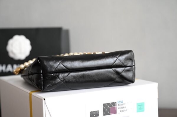 CHANEL 22 MINI HANDBAG Shiny Calfskin & Gold-Tone Metal Pearl chain