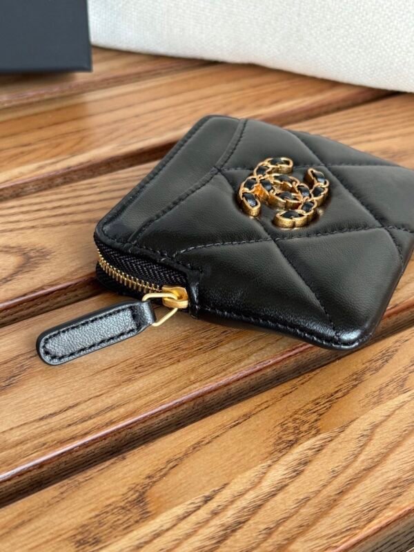 CHANEL 19 Zipped Coin Purse